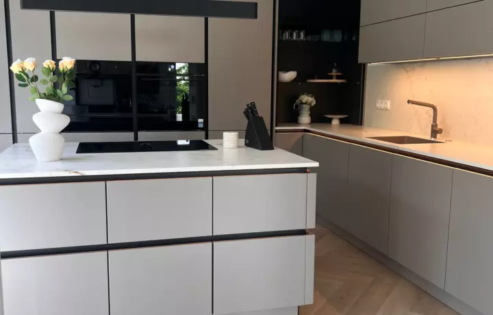 Путь от стройки к кухне мечты: тёплая кухня Nolte Sahara в доме Тугбы