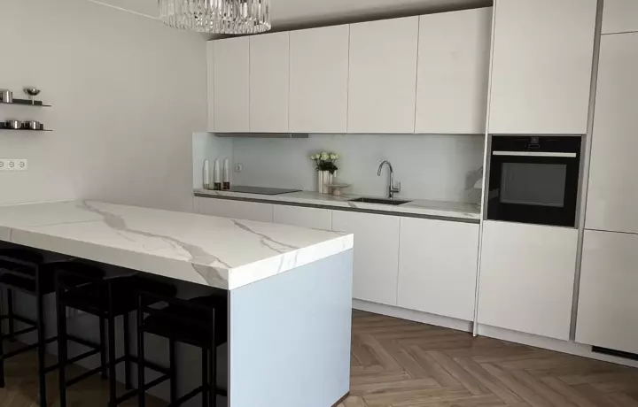 Нордический минимализм с душой: кухня Nolte в доме Тугбы